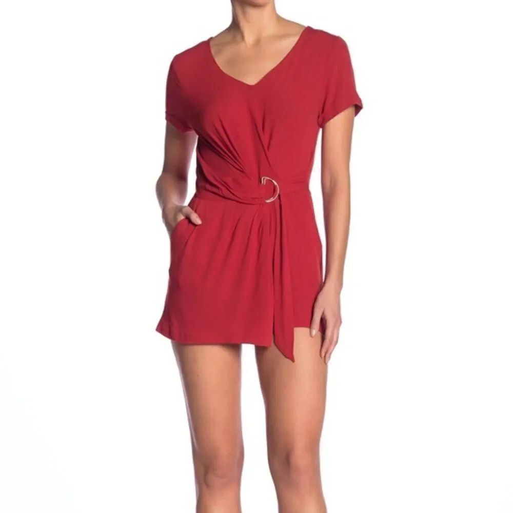 NWT- Good Luck Gem Short Sleeve V-Neck Belt Romper XL - fits like a large